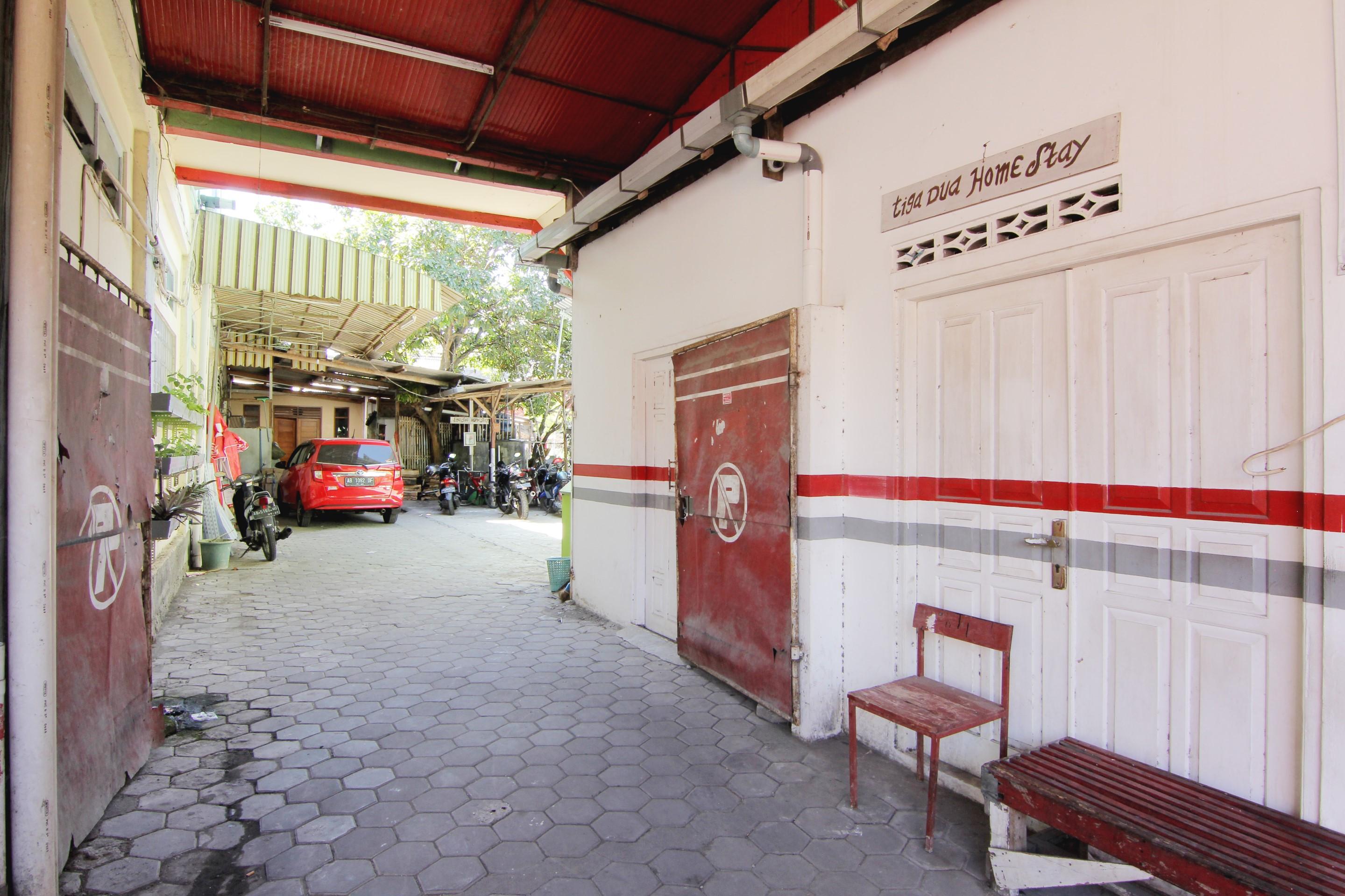 Tiga Dua Homestay يوغياكارتا المظهر الخارجي الصورة
